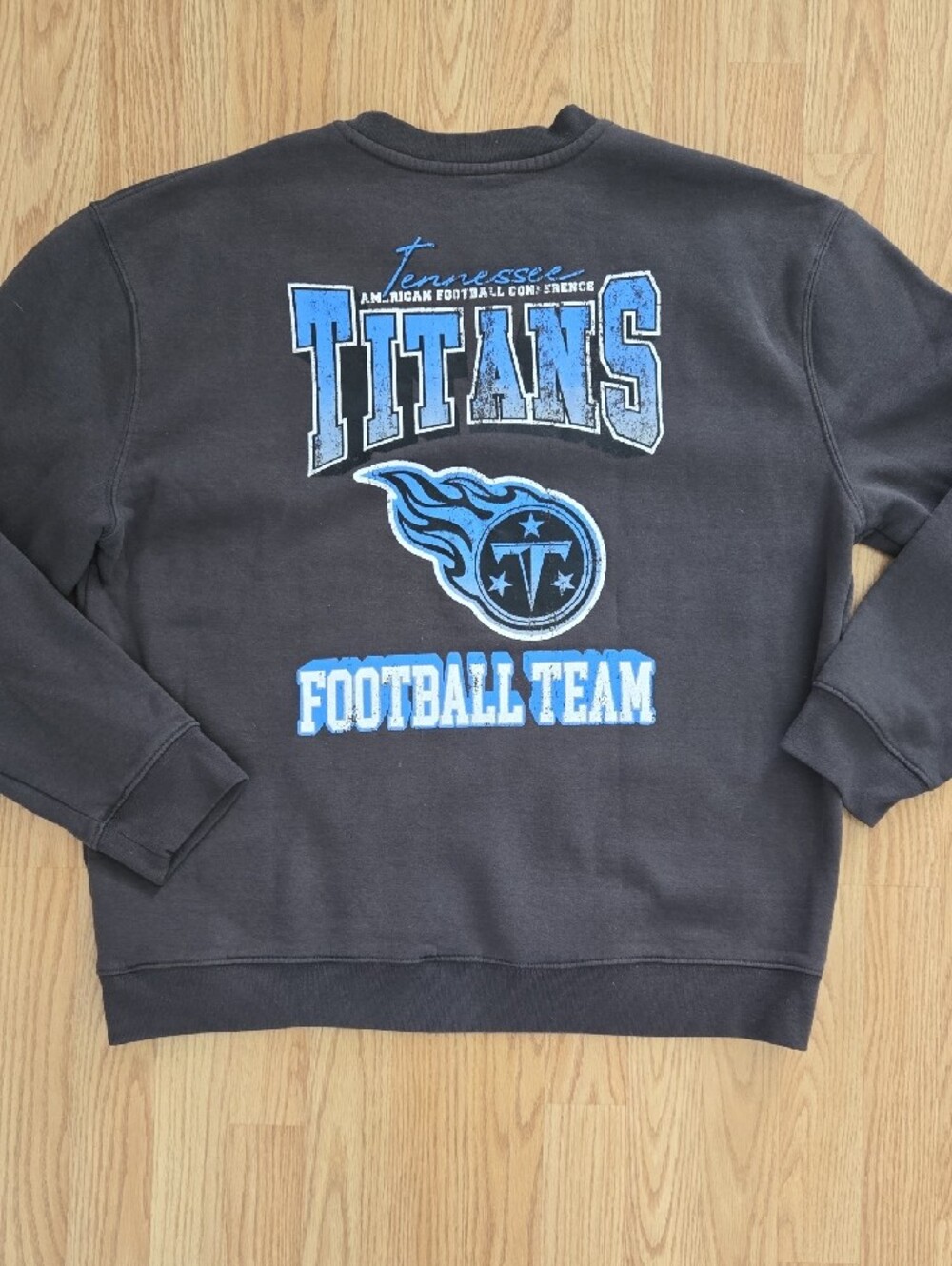 Men's Tennessee Titans Crewneck Sweatshirt - Charcoal with Blue Logo - Picture 2 of 7